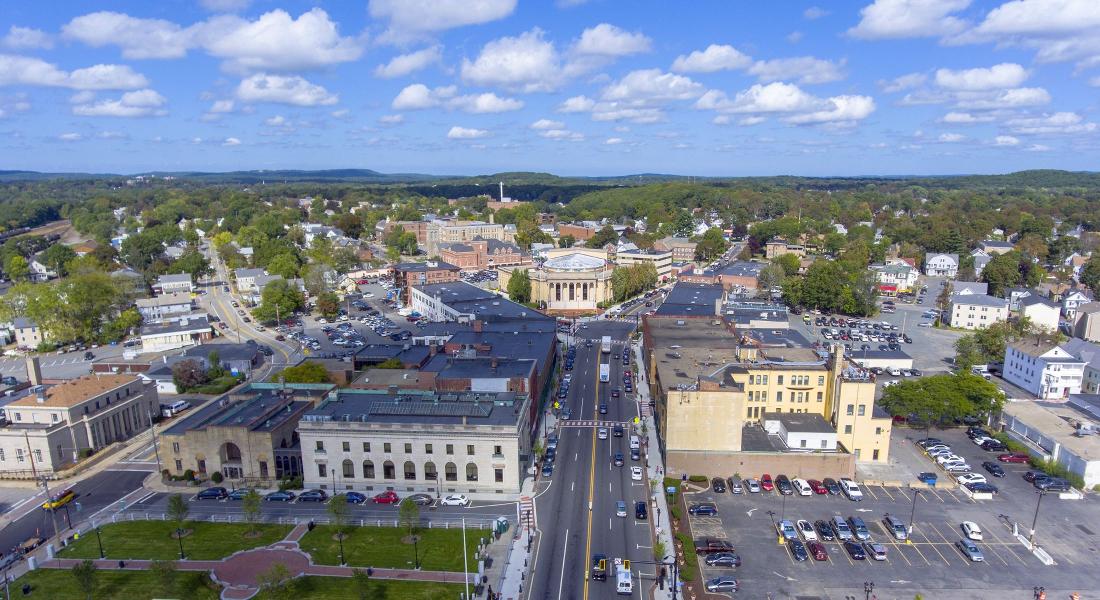 Limo & Car Service from/to Logan Airport to Framingham, MA