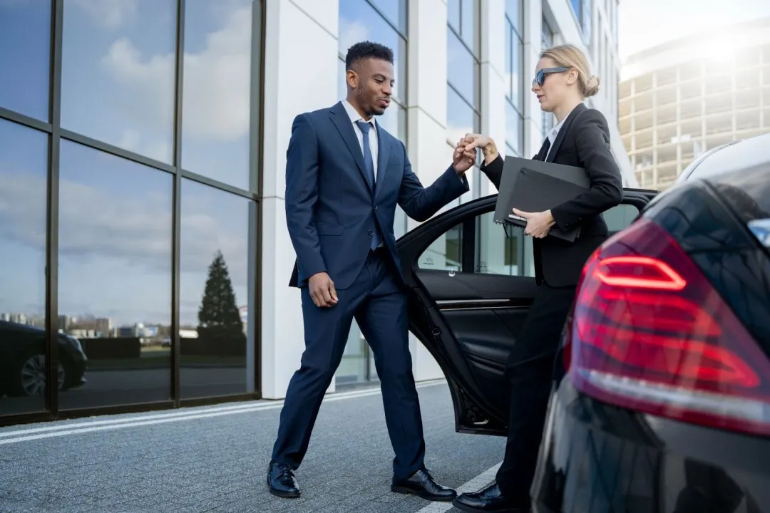 Logan Airport to Warren, MA First-Class Car Service