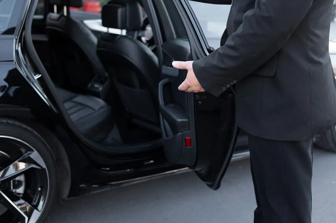 Executive Car Service from Logan Airport to Raymond, NH