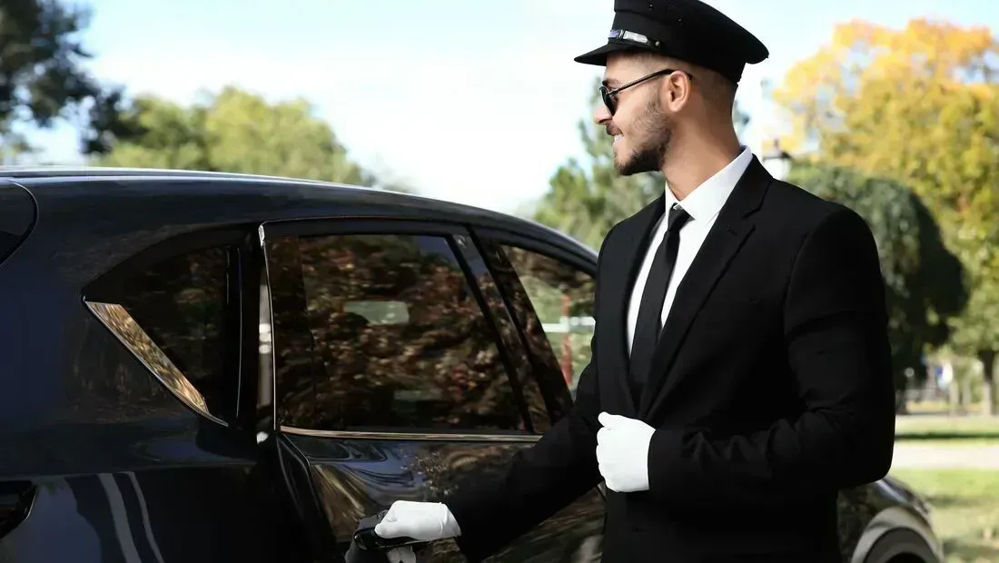 Premier Logan Airport to Housatonic, MA Car Service