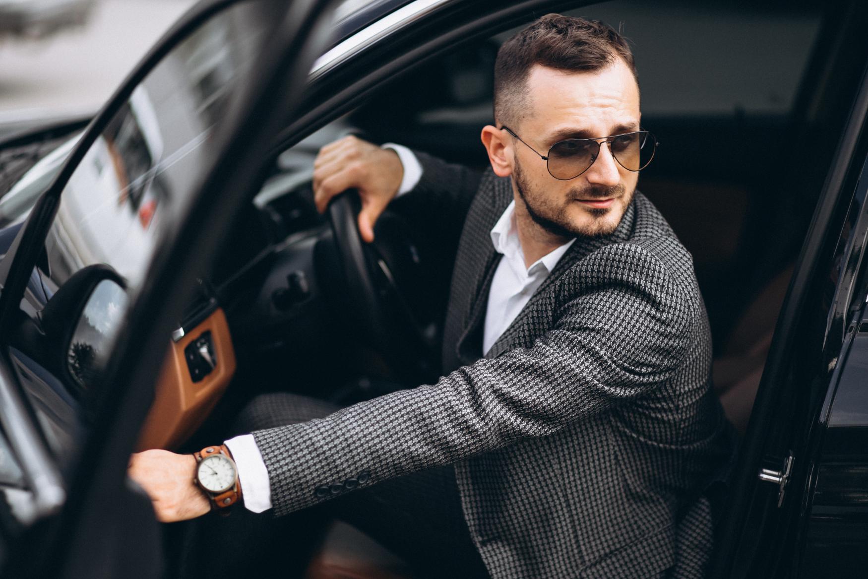 Logan Airport to West Dennis, MA in Luxury Car Service
