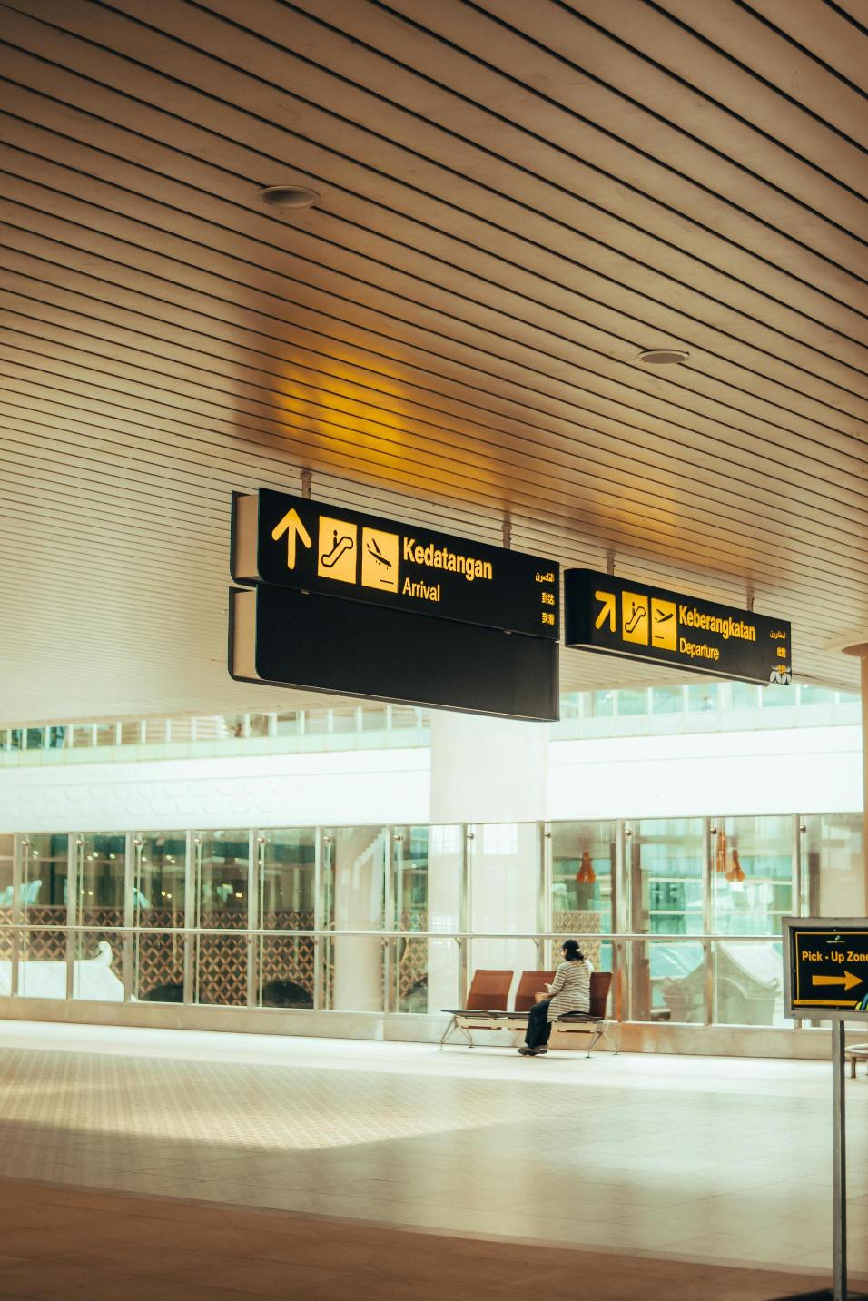 Luxury Car Service from Logan Airport to Weymouth, MA