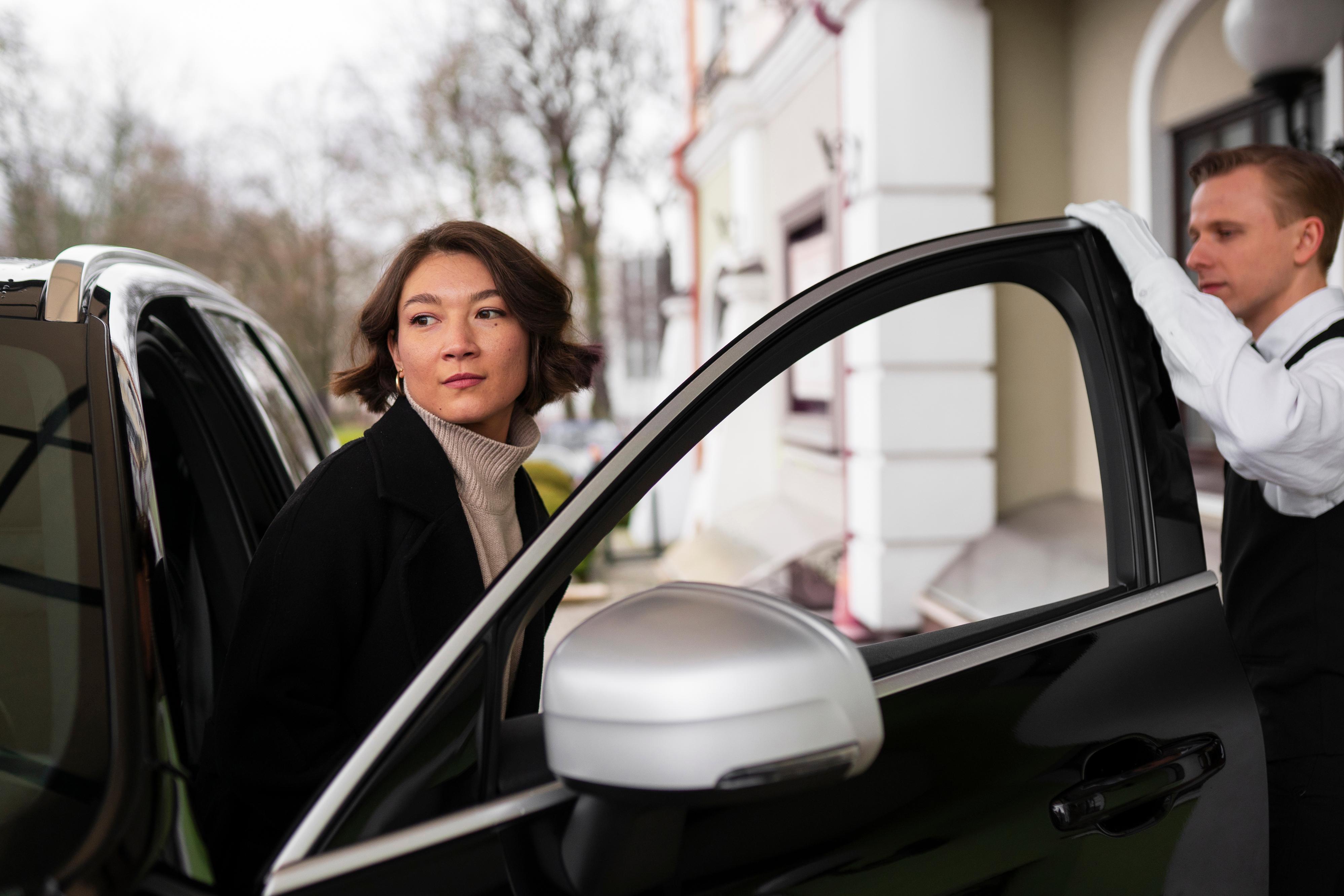 Luxury Car Service from Logan Airport to Grafton, MA