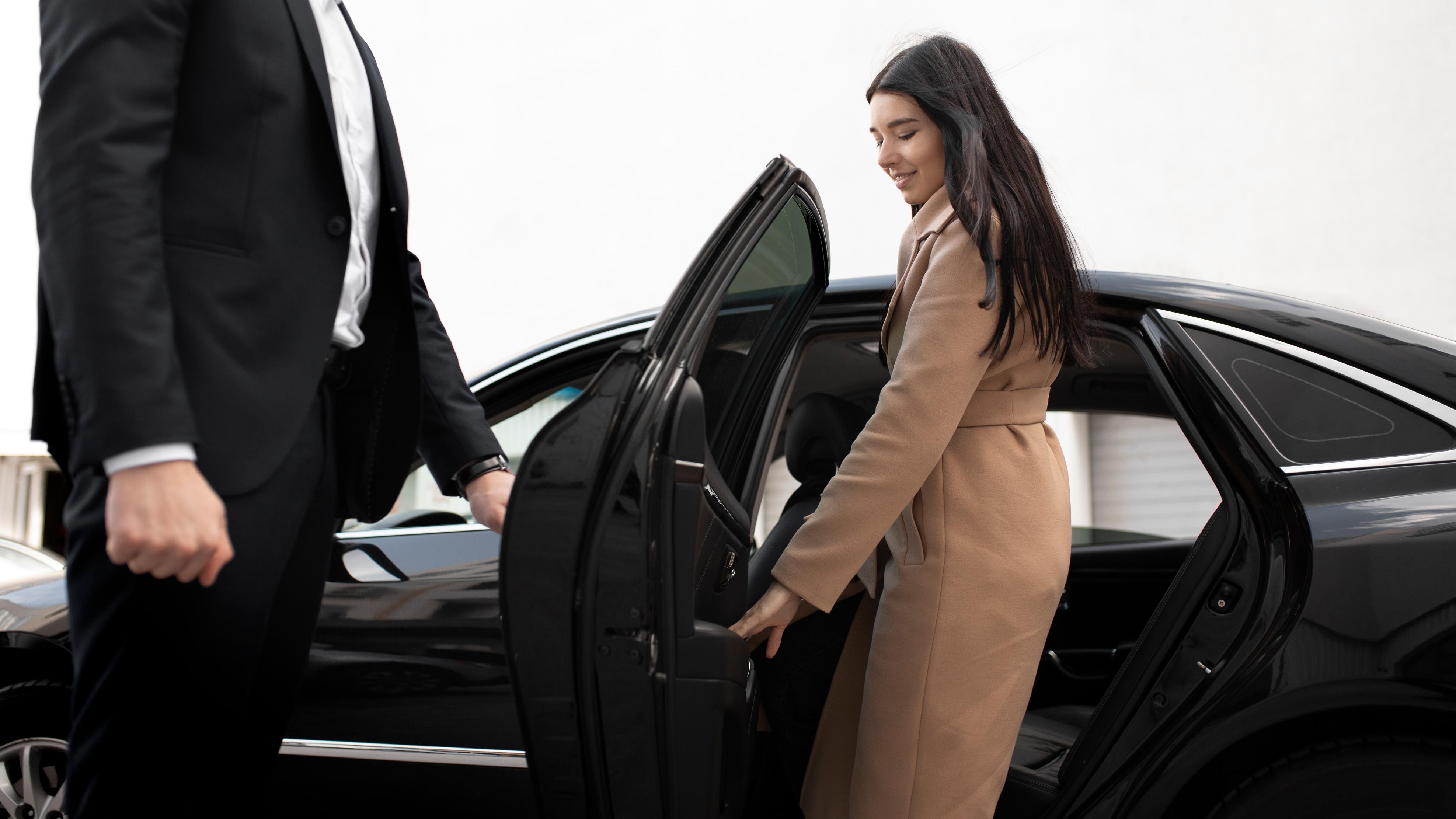 Logan Airport to Stockbridge, MA Luxury Car Service