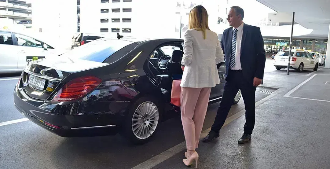 Private Car Service from Logan Airport to Hope Valley, RI