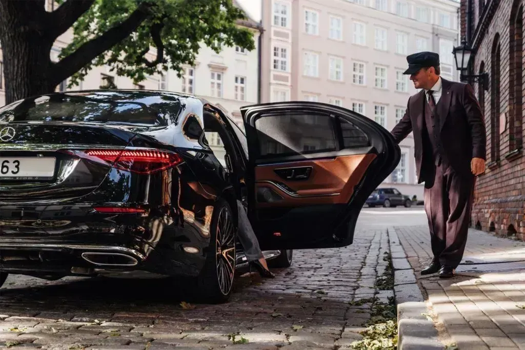 Luxury Car Service from Logan Airport to Gilsum, NH
